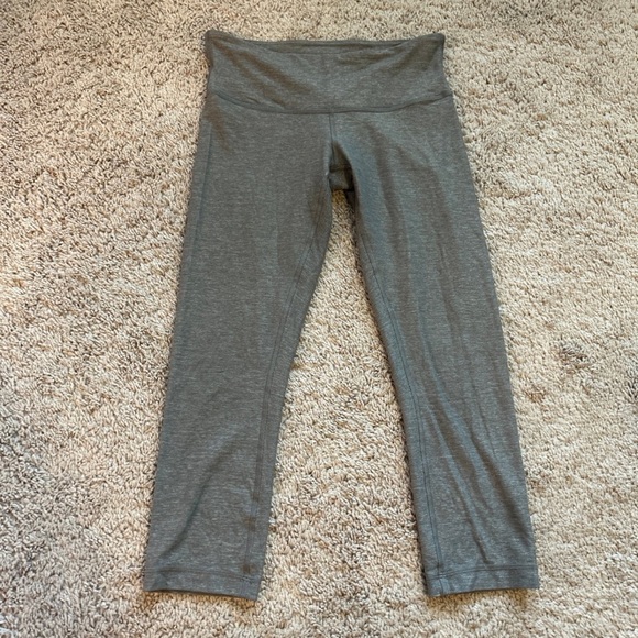 Lululemon Capri Leggings 🍋 - Picture 5 of 6